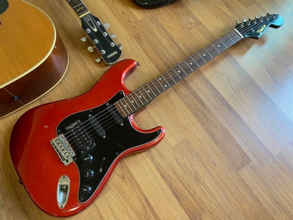 Guitar Tomson strat Vintage japan 4500 บาท พร้อมใช้งาน เสียงดีมาก Set up พร้อมใช้งาน