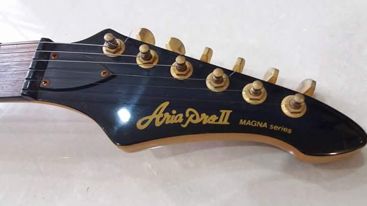 Aria Pro II ไม้ASH  คอ maple qiilted