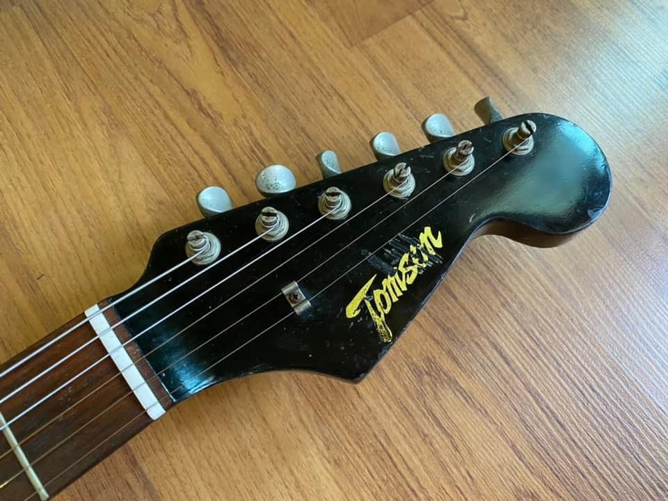 Guitar Tomson strat Vintage japan 4500 บาท พร้อมใช้งาน เสียงดีมาก Set up พร้อมใช้งาน